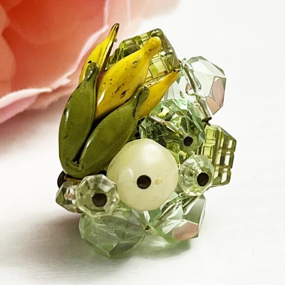 Western Germany Vintage Green Beaded Cluster Clip Earrings - Picture 4 of 10